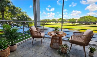 9230 Lagoon Pl 310, Davie, FL 33324