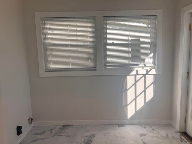 2004 S Walnut Street, Muncie, IN 47302