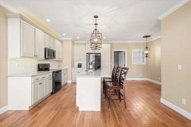 200 Crooked Creek Drive, London, KY 40744