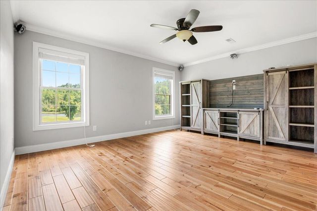 200 Crooked Creek Drive, London, KY 40744