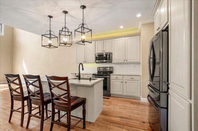 200 Crooked Creek Drive, London, KY 40744