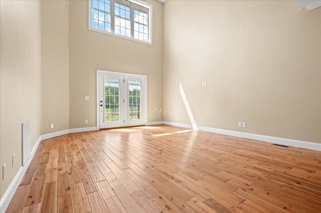 200 Crooked Creek Drive, London, KY 40744