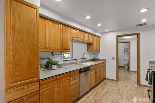 7303 103rd Street E, Puyallup, WA 98373