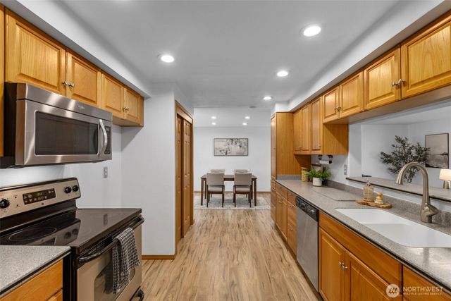 7303 103rd Street E, Puyallup, WA 98373