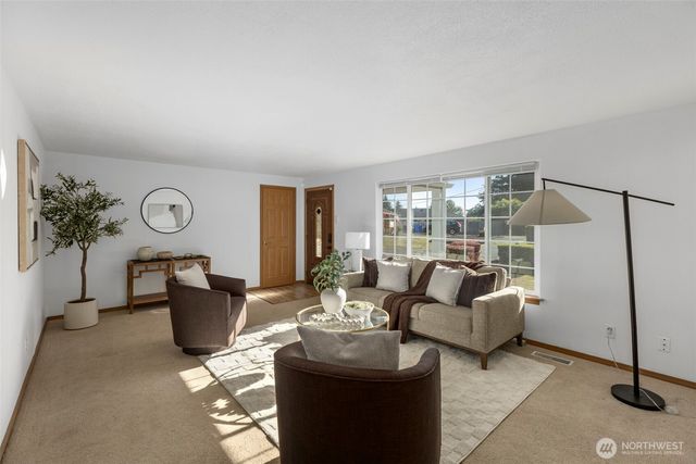 7303 103rd Street E, Puyallup, WA 98373