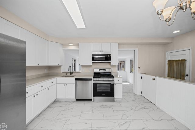 16840 May Avenue, Eastpointe, MI 48021