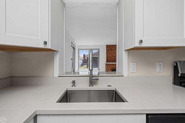 16840 May Avenue, Eastpointe, MI 48021