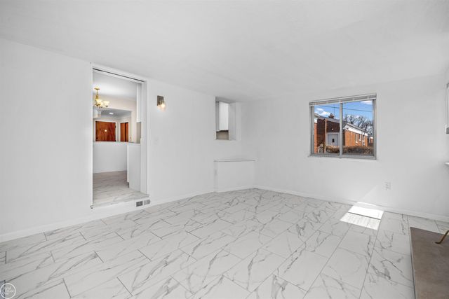 16840 May Avenue, Eastpointe, MI 48021