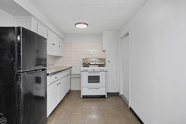 16840 May Avenue, Eastpointe, MI 48021