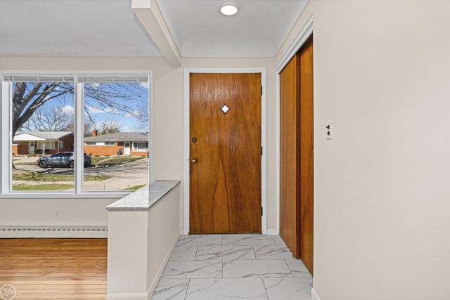 16840 May Avenue, Eastpointe, MI 48021