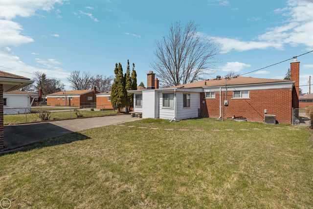 16840 May Avenue, Eastpointe, MI 48021