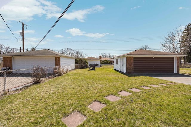 16840 May Avenue, Eastpointe, MI 48021