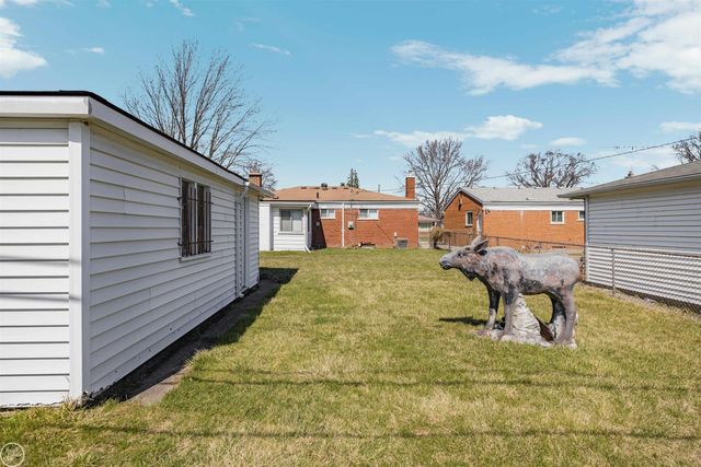 16840 May Avenue, Eastpointe, MI 48021