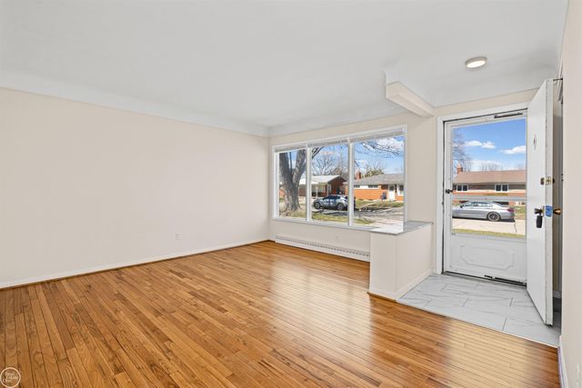 16840 May Avenue, Eastpointe, MI 48021