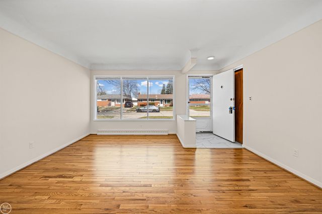 16840 May Avenue, Eastpointe, MI 48021