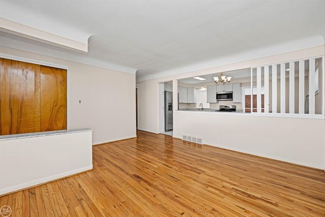 16840 May Avenue, Eastpointe, MI 48021