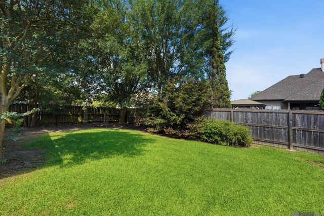 10634 Shoreline Dr, Baton Rouge, LA 70809