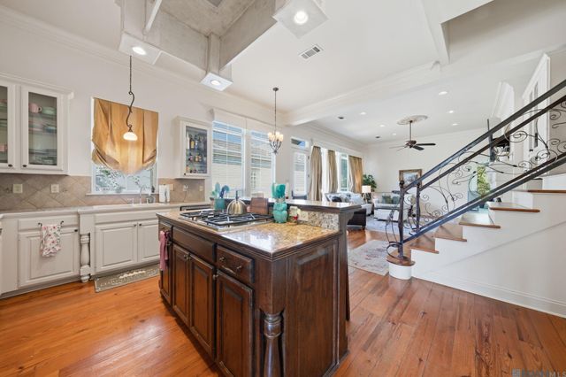 10634 Shoreline Dr, Baton Rouge, LA 70809