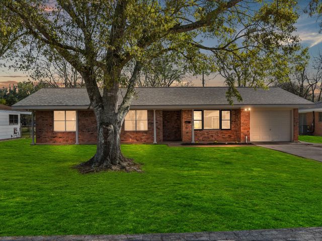 3200 3rd Street, Bay City, TX 77414