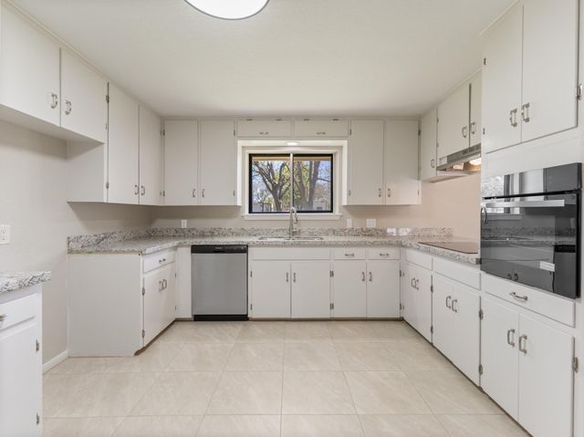 3200 3rd Street, Bay City, TX 77414