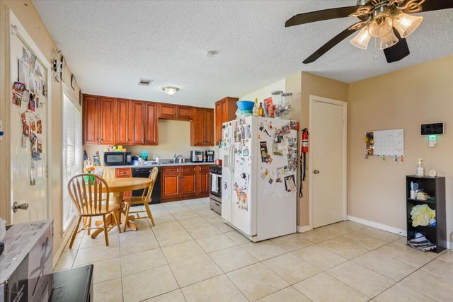 3120 Redfield Drive, Pasadena, TX 77503