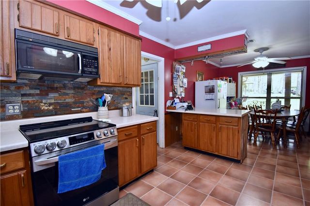 514 EAGLE Drive, Pineville, LA 71360