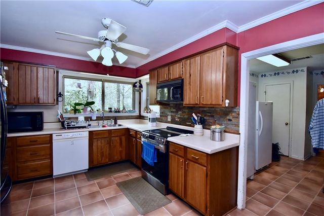 514 EAGLE Drive, Pineville, LA 71360