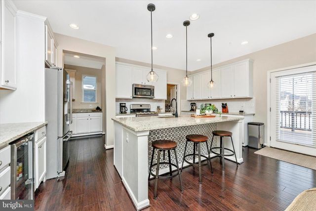 1113 LAKIN DR, Frederick, MD 21702