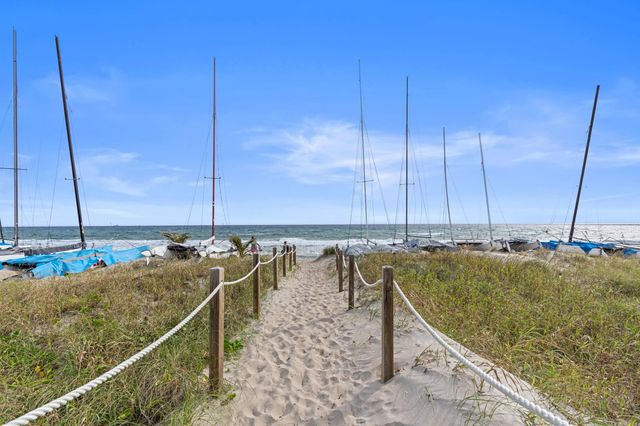 3605 SW 23rd Street, Delray Beach, FL 33445