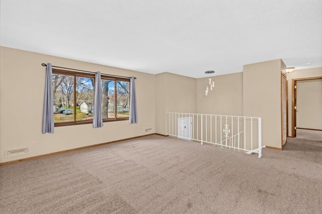 7680 Newton Avenue N, Brooklyn Park, MN 55444