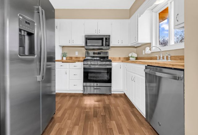 7680 Newton Avenue N, Brooklyn Park, MN 55444