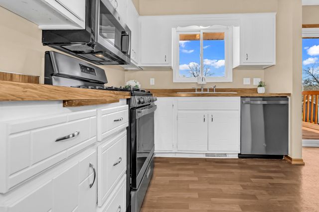 7680 Newton Avenue N, Brooklyn Park, MN 55444