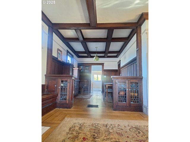 175 S 6TH St, Reedsport, OR 97467