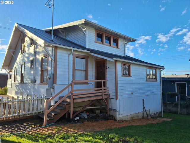 175 S 6TH St, Reedsport, OR 97467