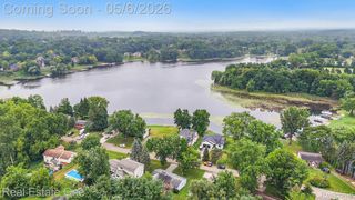 12161 Della Drive, Brighton, MI 48114