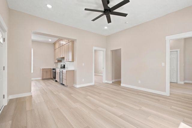 1017 E Commercial Street, Springfield, MO 65803