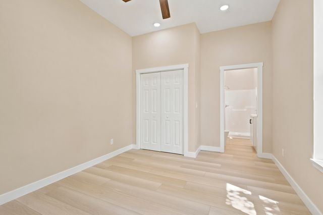 1017 E Commercial Street, Springfield, MO 65803