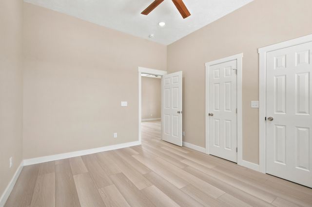 1017 E Commercial Street, Springfield, MO 65803