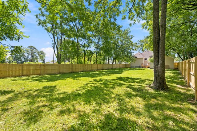 1017 E Commercial Street, Springfield, MO 65803
