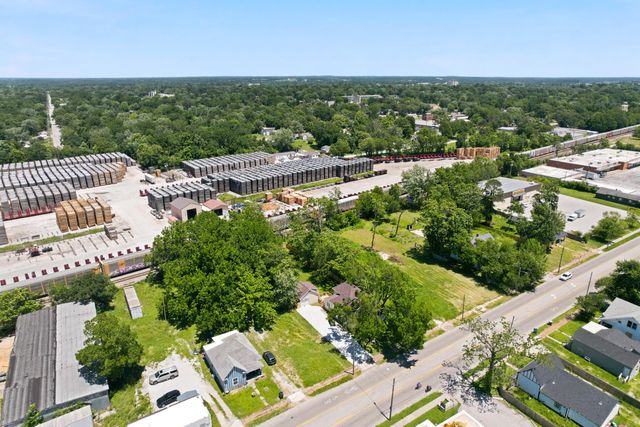 1017 E Commercial Street, Springfield, MO 65803