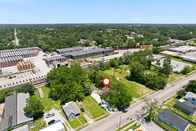 1017 E Commercial Street, Springfield, MO 65803