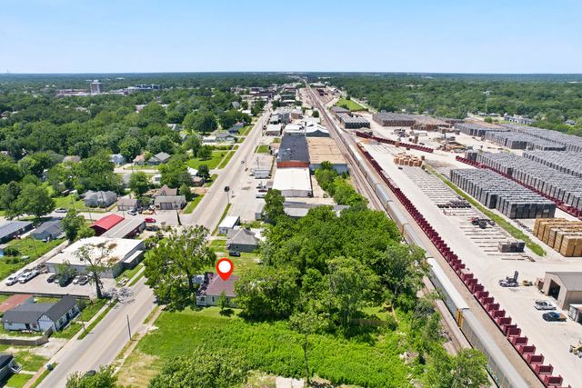 1017 E Commercial Street, Springfield, MO 65803