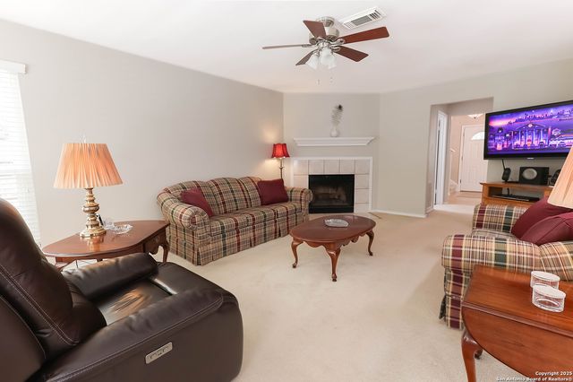 1021 Silvertree Blvd, Schertz, TX 78154
