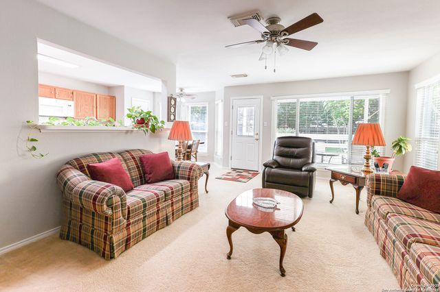1021 Silvertree Blvd, Schertz, TX 78154