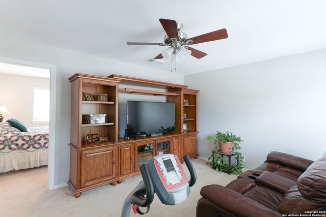 1021 Silvertree Blvd, Schertz, TX 78154