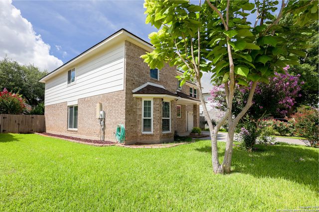 1021 Silvertree Blvd, Schertz, TX 78154