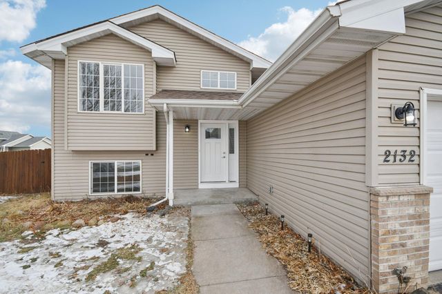 2132 Emerson Road S, Cambridge, MN 55008