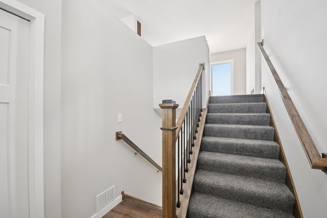 2132 Emerson Road S, Cambridge, MN 55008