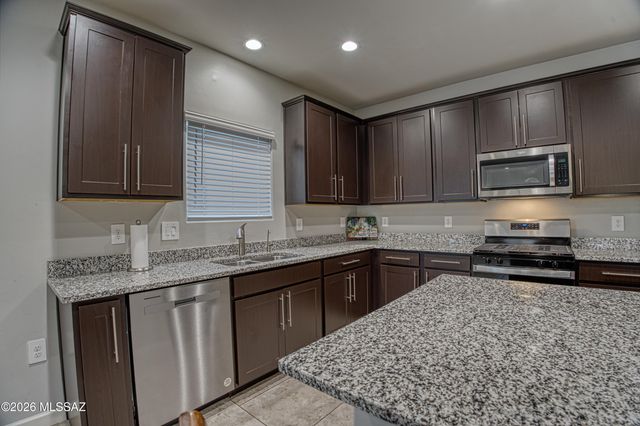 8783 Weeping Dalea Drive, Marana, AZ 85653