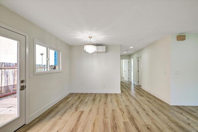 2802 Cowley Way, San Diego, CA 92110